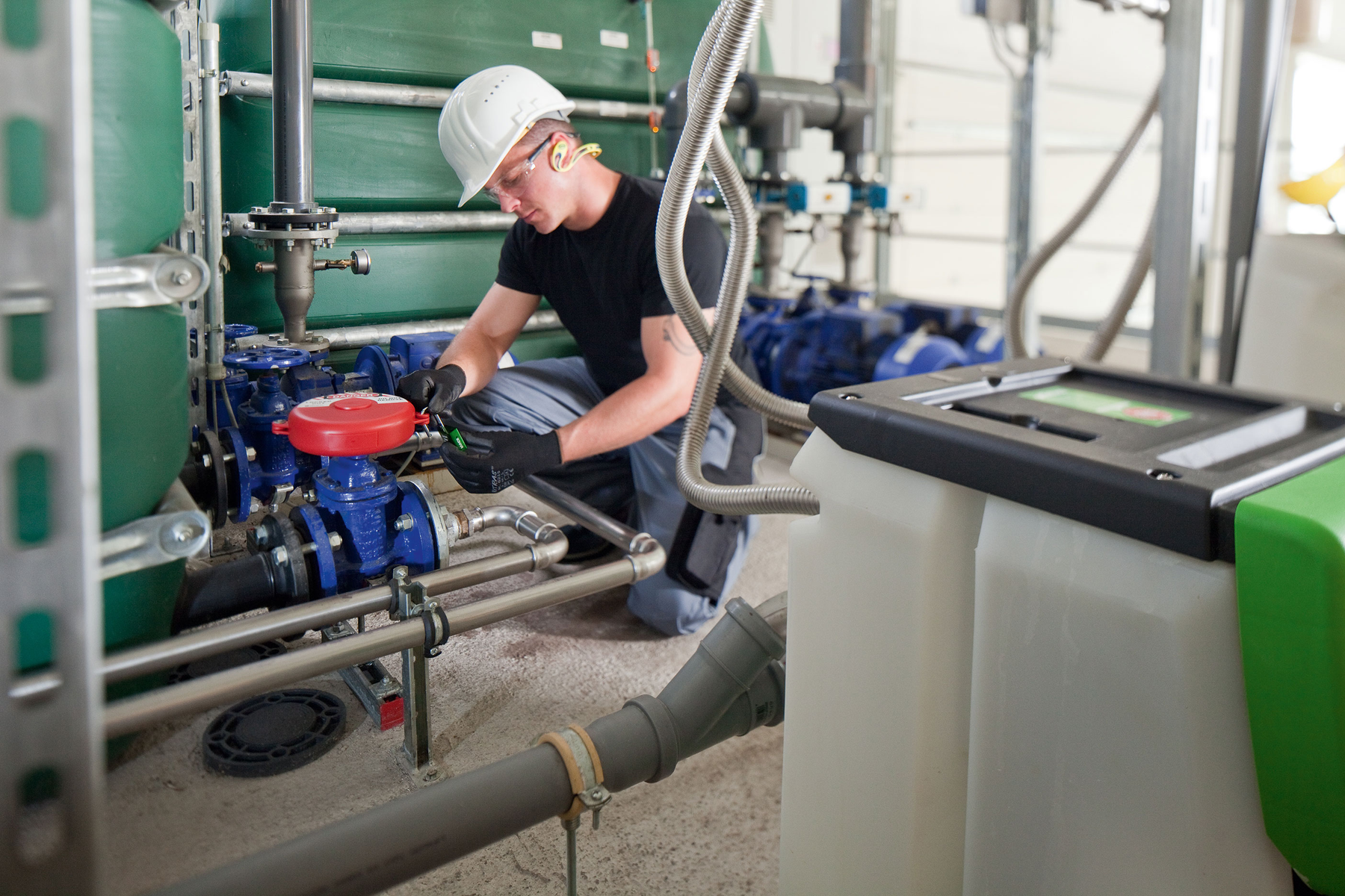 When Must a Lockout/Tagout Device Be Used?